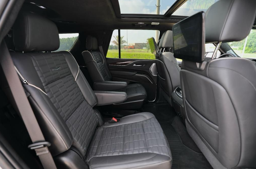 Cadillac escalade 8